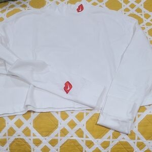 Nike KISS Women's Sportswear Crew Neck White Top with Red Lip Detail